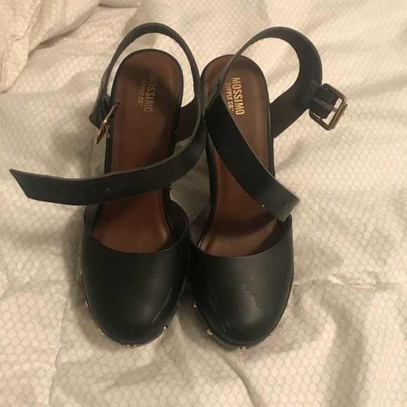 black studded pumps, size 6.5 - Picture 2 of 2